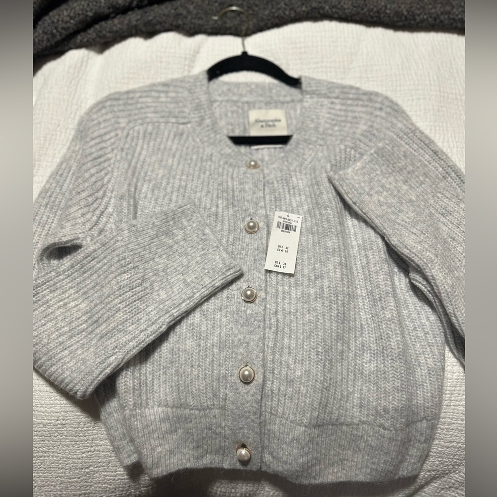 Abercrombie Pearl Button Cardigan